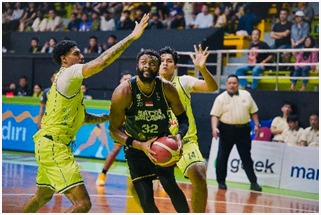 Tim Kebanggaan UKSW, Satya Wacana Salatiga Basketball Menang di Kandang Pacific Caesar Surabaya