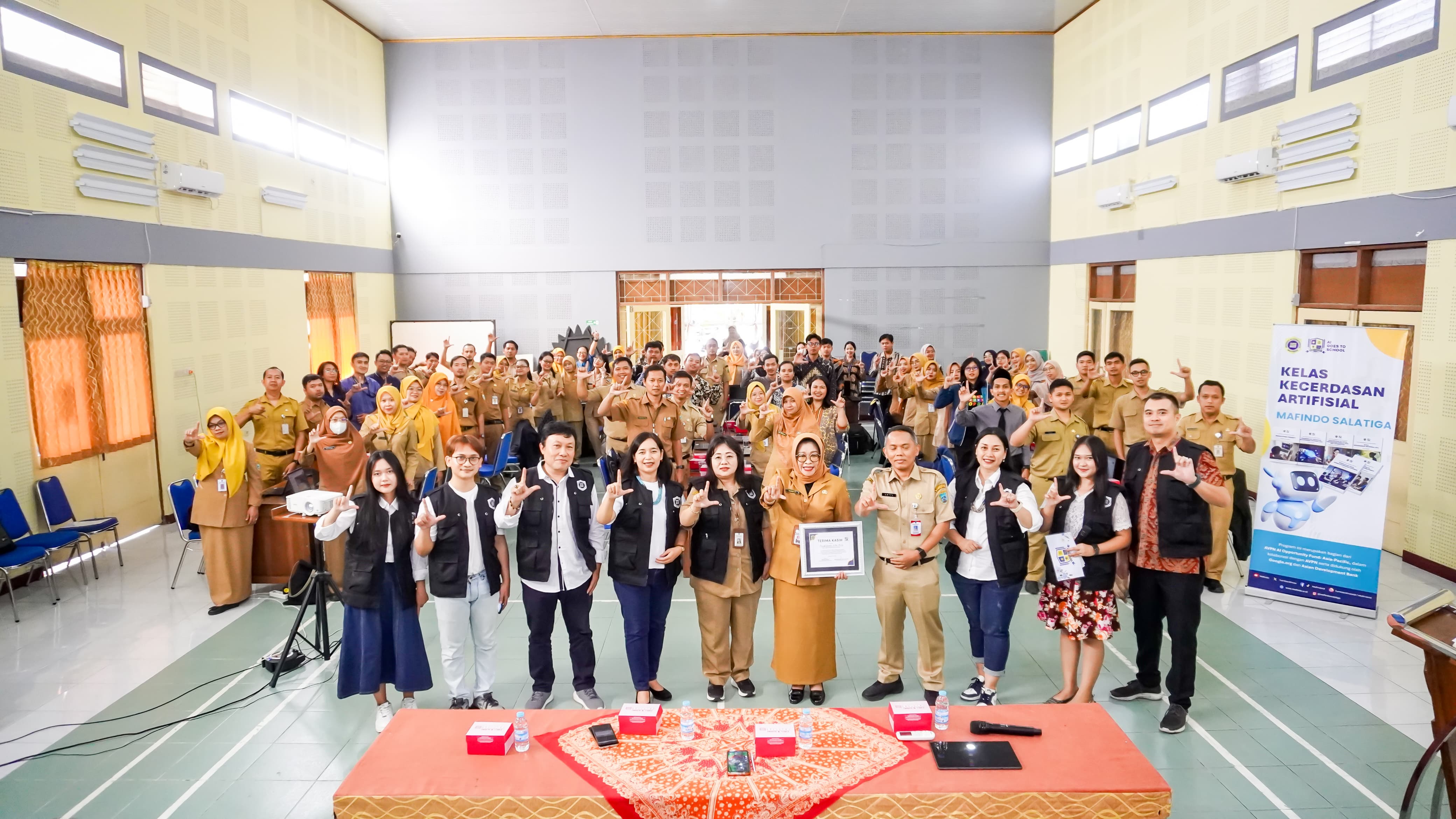 Kelas Kecerdasan Artifisial Program Ai Go To School dari Mafindo Salatiga untuk Kota Salatiga